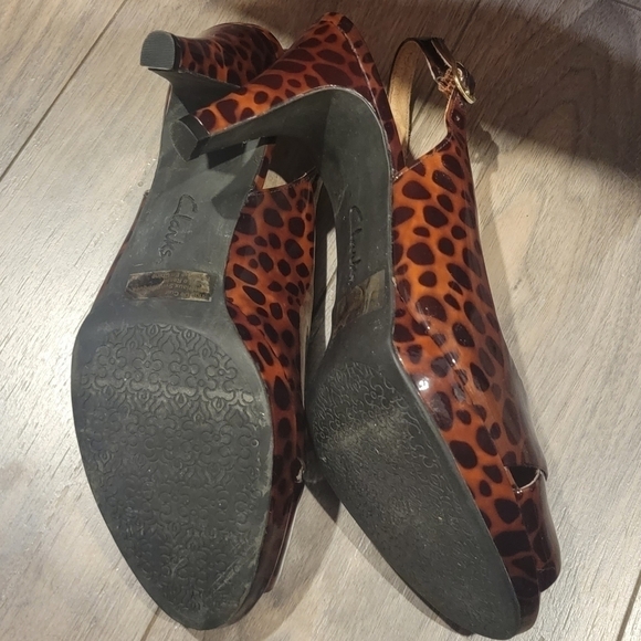 - CLARKS Artisan Wessex Bria Leopard Patent Slingback Heels - Picture 12 of 15